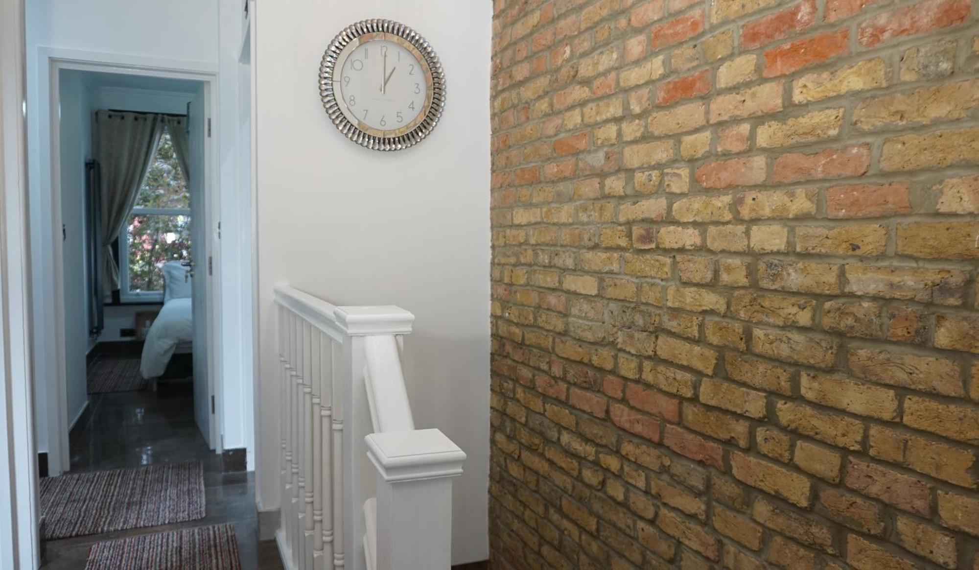 Beautiful London Home Sleeps 6, 2 Minutes To Metro Εξωτερικό φωτογραφία