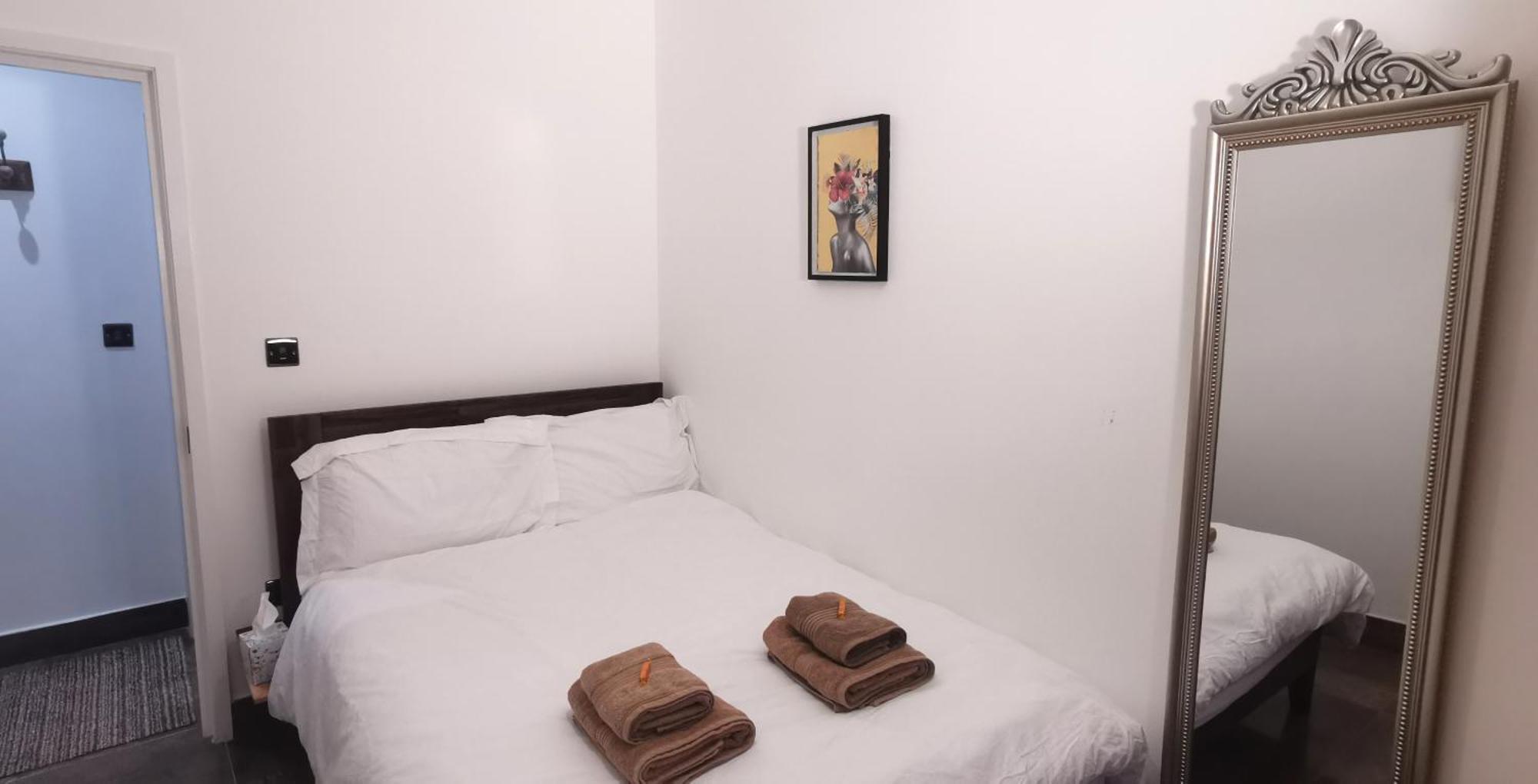 Beautiful London Home Sleeps 6, 2 Minutes To Metro Εξωτερικό φωτογραφία